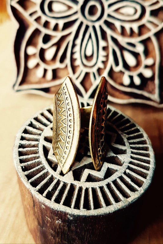 BAGUE ETHNIQUE DOREE