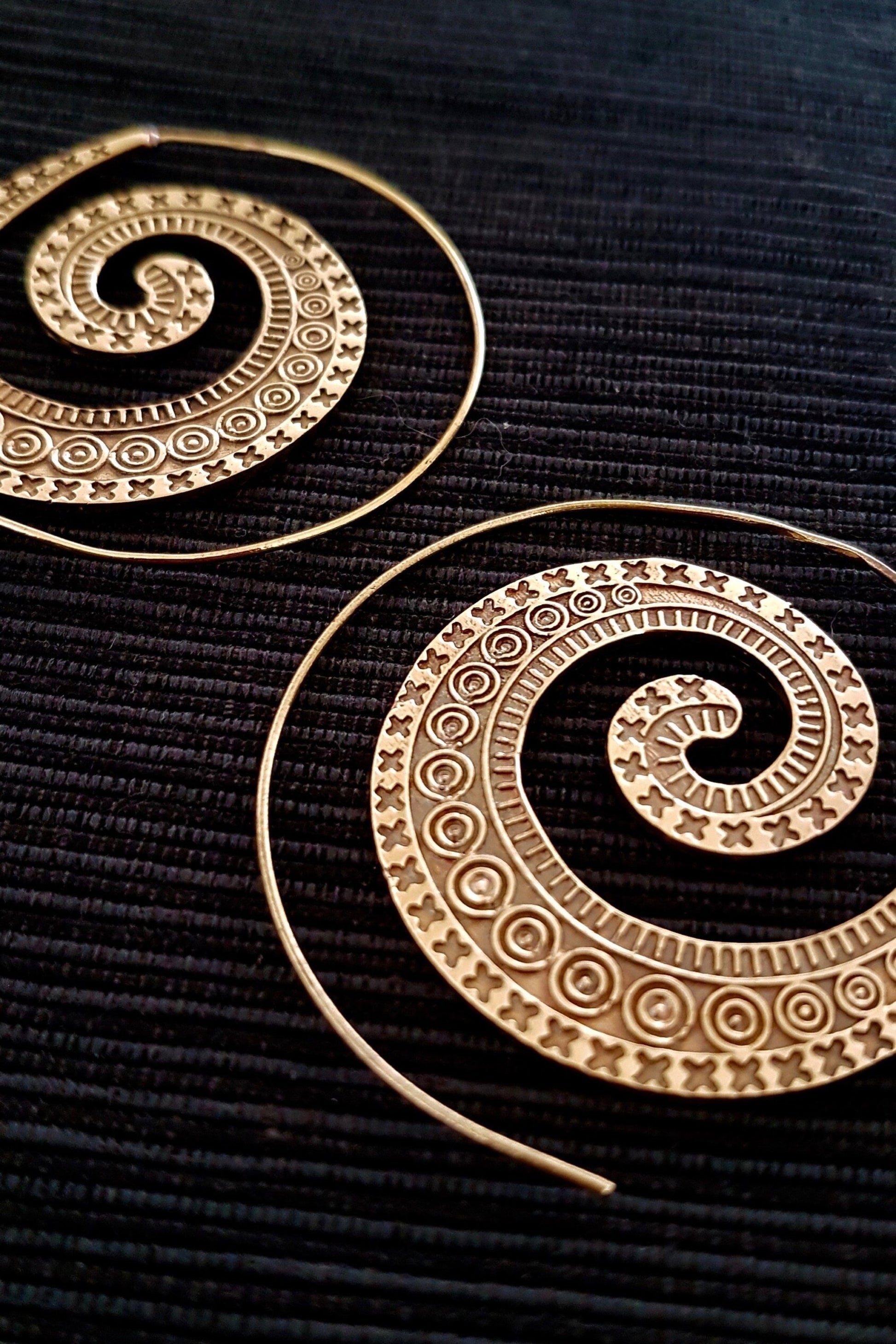 BOUCLES D OREILLES DOREES