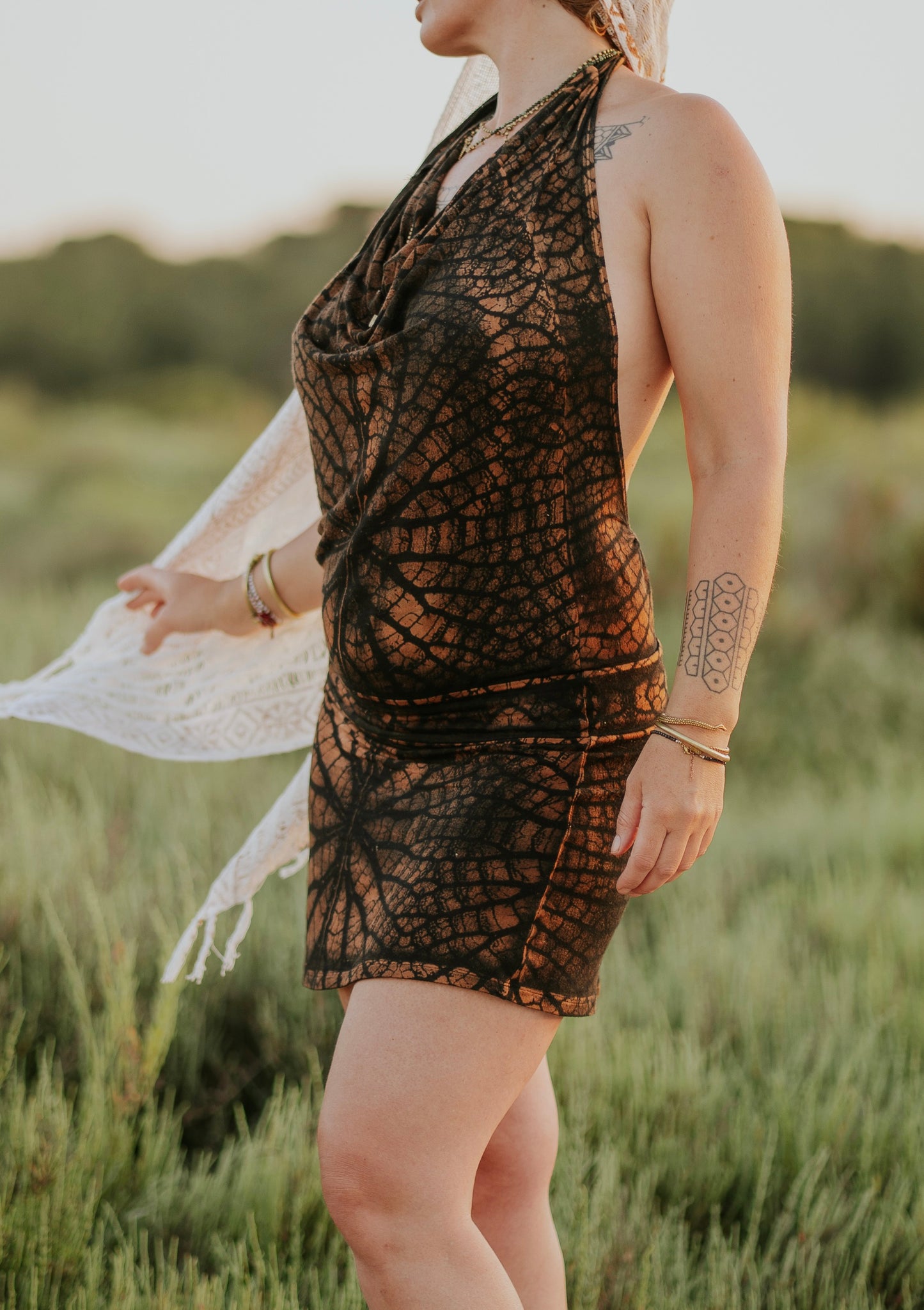 ROBE DOS NU VISCOSE JUNGLE MARRON