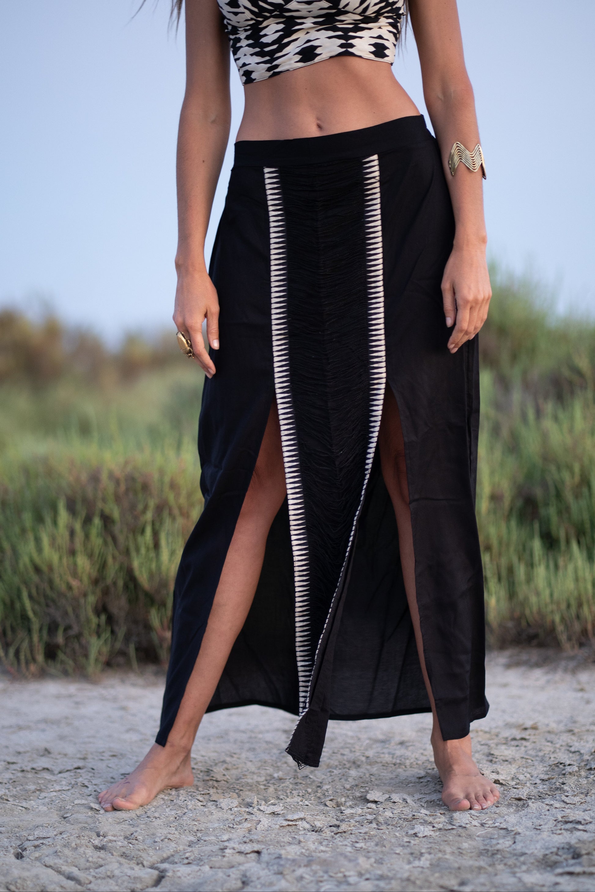 JUPE TRIBALE ETHNIQUE NOIRE