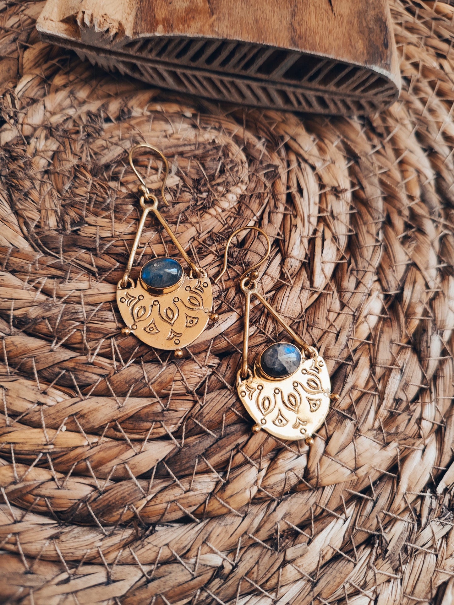 boucles pendantes bohème- boucles d' oreilles labradorite- cadeau pour elle